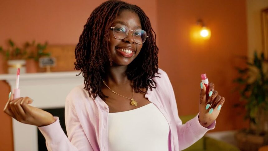 dear-lip-gloss:-a-teen’s-love-letter-to-her-favourite-makeup-product