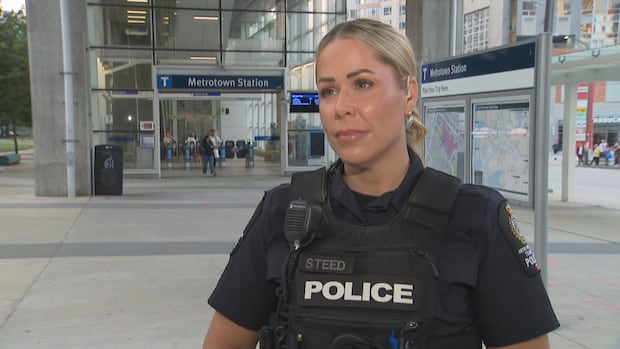 senior-slashed-in-leg-at-burnaby’s-metrotown-station:-police