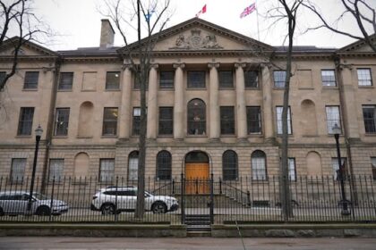 new-enforcement-team-replaces-police-officers-at-province-house