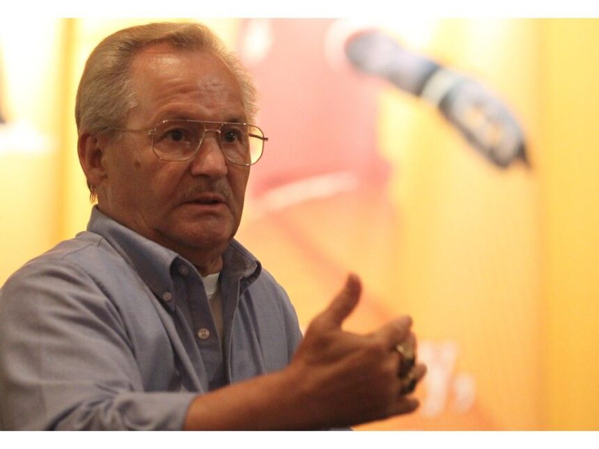 rick-maclean:-ron-turcotte-took-me-aboard-secretariat,-for-one-instant
