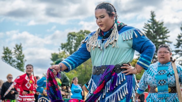 wake-the-giant-music-festival-in-thunder-bay-connects-first-nation-students-to-community