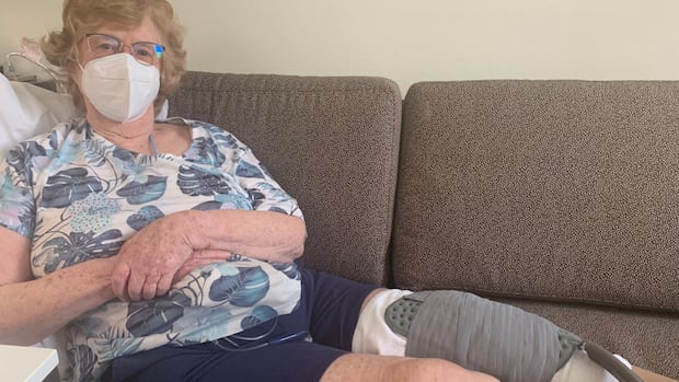 why-some-canadians-are-using-their-savings,-gofundme-to-pay-for-private-surgeries