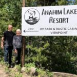 these-resort-owners-are-defying-evacuation-orders-to-care-for-wildland-firefighters