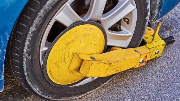 ontario-mayor-proposes-clamping-wheels-of-quebec-vehicles-until-parking-fines-paid