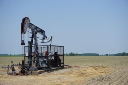 like-living-under-a-volcano:-ontario-cant-afford-its-gas-well-problem