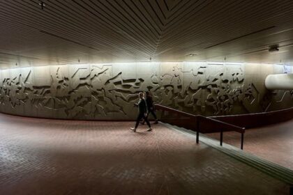 virtual-reality-project-preserves-concrete-mural-as-future-of-portage-and-main-concourse-in-question