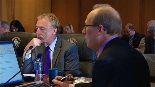 former-winnipeg-mayor,-cao-expected-to-testify-at-police-hq-inquiry,-lawyer-says