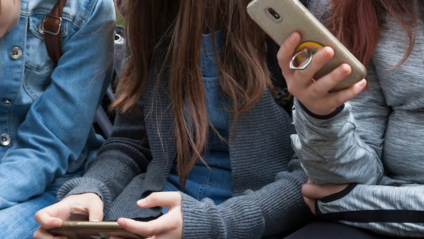 location-sharing-leaves-teens-at-risk-of-sextortion,-coercive-control,-child-protection-experts-warn
