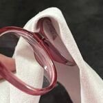frustrated-by-eyeglasses-that-never-seem-to-get-clean?-here’s-the-trick-to-fix-it