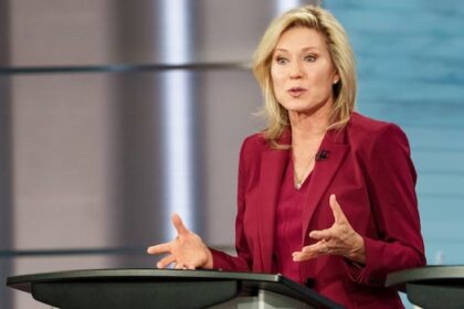 crombie-‘confident’-ahead-of-leadership-review-at-ontario-liberal-gathering