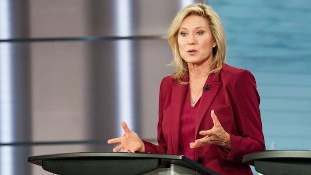 crombie-‘confident’-ahead-of-leadership-review-at-ontario-liberal-gathering