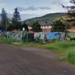 bc.-town-hires-private-security-guards-to-patrol-homeless-encampment,-downtown-core