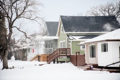 new-federal-program-offers-free-heat-pumps-and-retrofit-subsidies-to-some-households