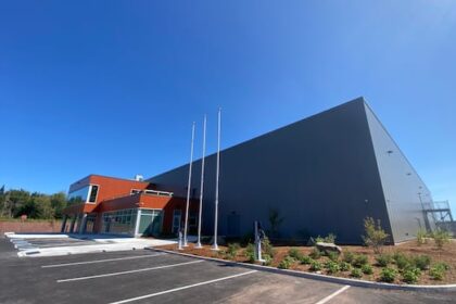 hampton-hockey-community-welcomes-new-arena-but-wanted-to-keep-the-old-one-too