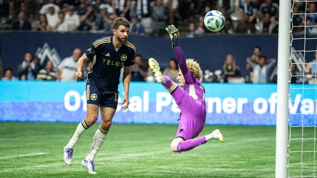 thomas-muller’s-birthday-hat-trick-helps-vancouver-whitecaps-clinch-mls-playoff-spot-in-record-win-over-union