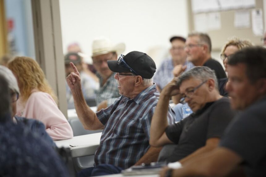 broken-trust:-senior-political-staffers-met-by-jeers-at-meeting-with-rural-albertans