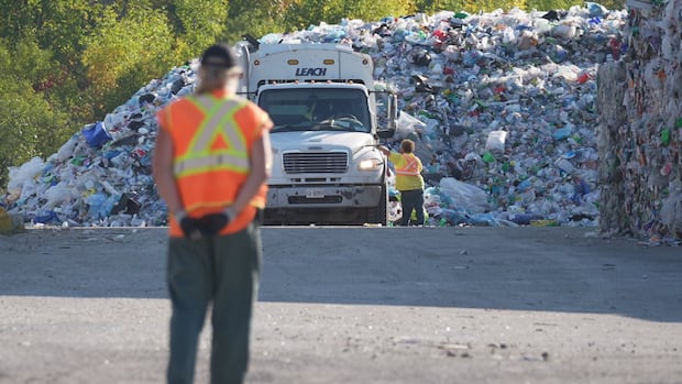 man-dies-at-ottawa-workplace-after-being-injured-by-heavy-vehicle