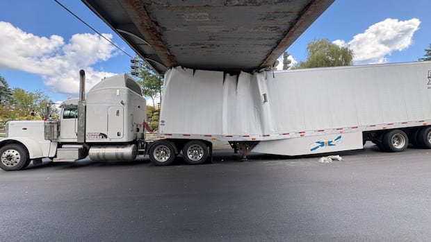 2-big-rigs-hit-same-fredericton-pedestrian-overpass-in-just-3-days