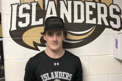 qmjhl:-islanders-home-opener-follows-perfect-script