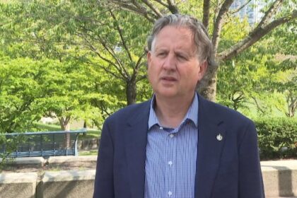 former-vancouver-mayor-to-challenge-bc.’s-voting-system-in-court