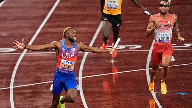 kelowna,-bc.’s-jerome-blake-stars-as-canada’s-men-nab-100-metre-relay-silver-medal