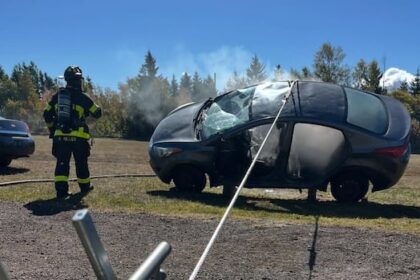 maritime-firefighters-train-on-tackling-electric-vehicle-and-battery-fires