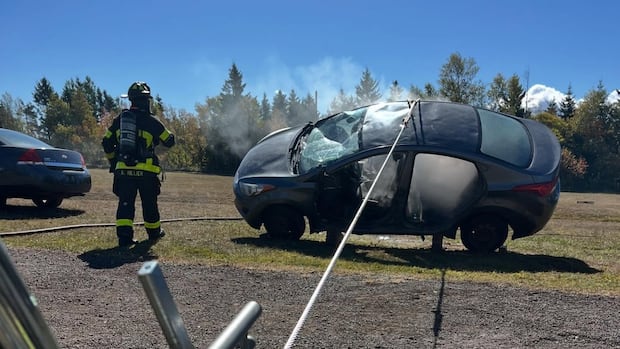 maritime-firefighters-train-on-tackling-electric-vehicle-and-battery-fires