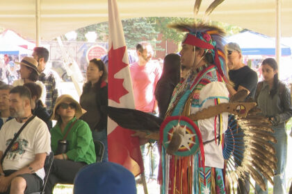 powwow-mcgill-x-john-abbott:-quand-la-tradition-resonne-en-ville