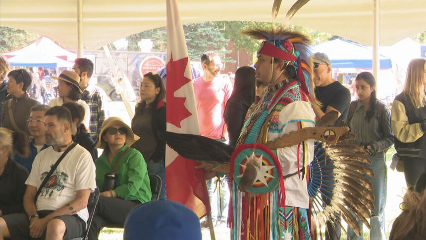 powwow-mcgill-x-john-abbott:-quand-la-tradition-resonne-en-ville