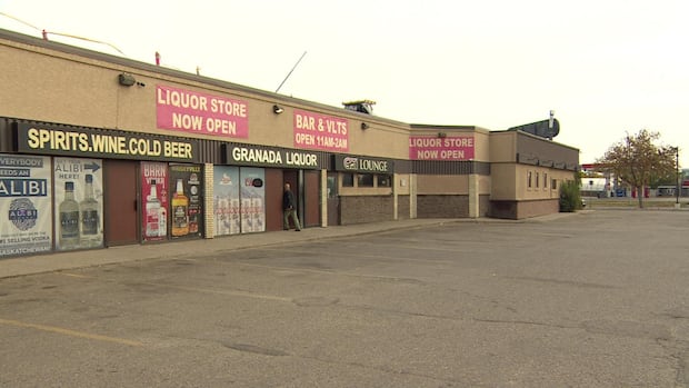 friday-night-fight-in-saskatoon-liquor-store-parking-lot-sends-man-to-hospital