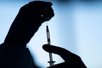 manitoba-offers-covid-19-shots-for-free-as-some-provinces-begin-charging-residents