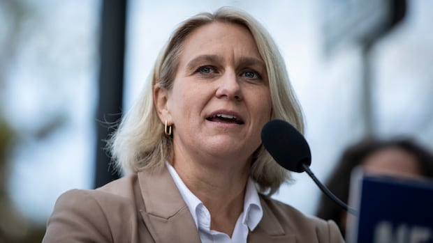 ‘no-chains’:-elenore-sturko-speaks-out-after-ousting-from-bc.-conservative-caucus