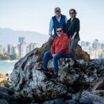 beloved-giant-log-will-remain-at-vancouver-beach-after-community-outcry