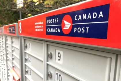 liberal-government-instructs-canada-post-to-end-home-delivery,-close-some-post-offices