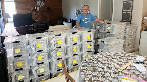 busy-baker:-sask.-man’s-christmas-fruitcake-business-grows-to-more-than-700-orders