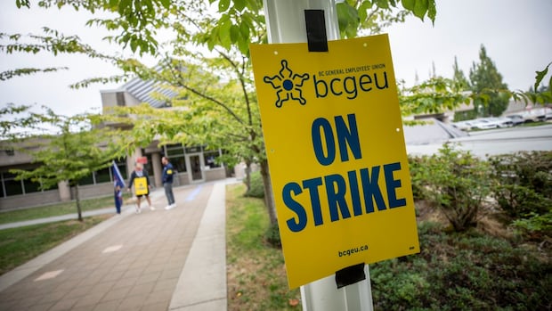 talks-to-resume-between-bc.-government-and-its-public-service-union