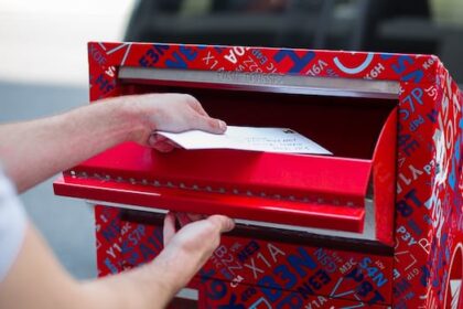 rural-eastern-ontarians-worried-about-losing-home-mail-delivery