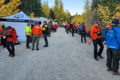 search-continues-‘shoulder-to-shoulder’-for-6-year-old-who-went-missing-near-alberta-bc.-boundary