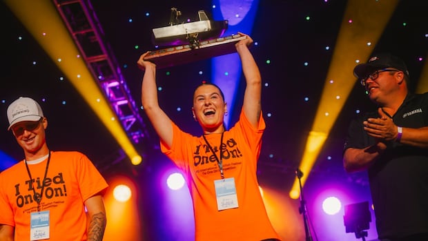 pei.-woman-makes-history-as-1st-female-winner-at-tie-one-on-mussel-competition
