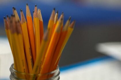 canadian-teachers-push-feds-to-make-good-on-promise-to-expand-student-loan-forgiveness