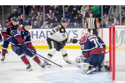 ross-campbells-late-third-period-goal-lifts-charlottetown-past-newfoundland-regiment