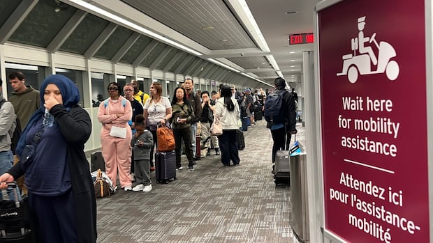passport-kiosk-outage-impacting-some-airports,-border-agency-says