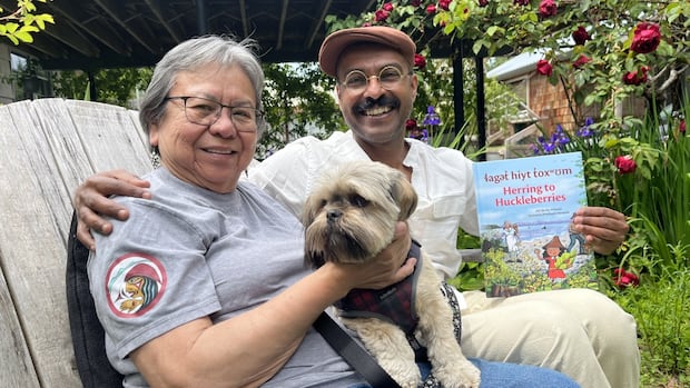 from-herring-to-huckleberries:-a-storybook-journey-to-reclaim-the-tla’amin-language