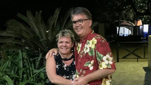nova-scotia-woman-brings-husband’s-ashes-to-blue-jays-game-to-honour-his-memory