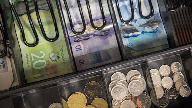 ontario’s-minimum-wage-increases-to-$17.60-per-hour-starting-today
