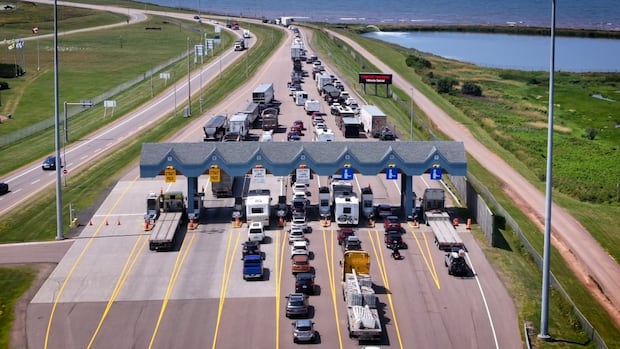 traffic-on-confederation-bridge,-ns-pei.-ferry-jumped-in-august-after-toll-reductions