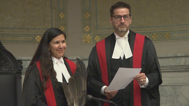 anishinaabe-prosecutor-sworn-in-as-manitoba-provincial-court-judge-hopes-to-help-‘light-the-path-forward’