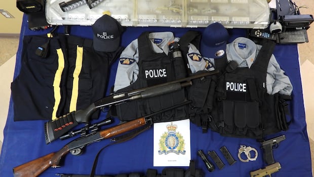 nb.-man-no-longer-facing-charges-related-to-police-impersonation-and-uttering-threats