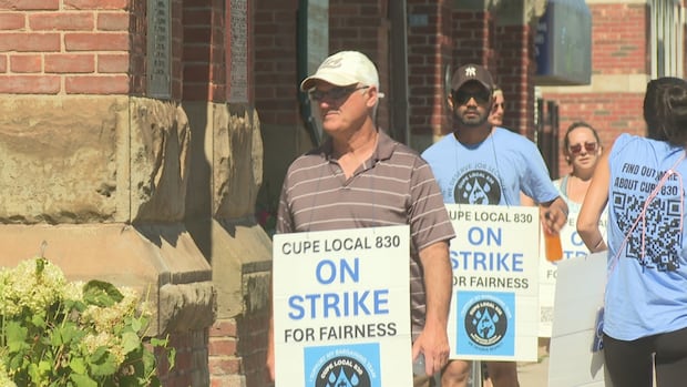 charlottetown-hiring-private-contractors-to-do-jobs-of-striking-water-and-sewer-workers
