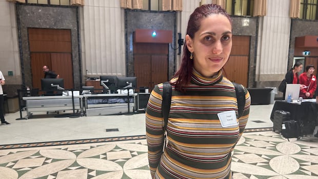 hundreds-of-job-seekers-flock-to-autism-career-fair